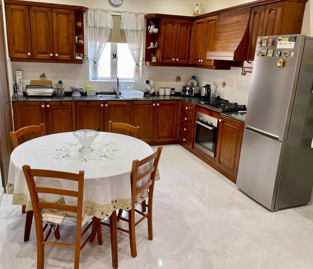 Sunrise Apt Near Beach Smarttv & Netflix Birżebbuġa 외부 사진